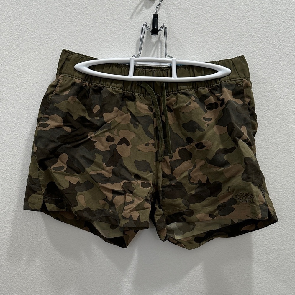 The North Face women’s camo Shorts size small EUC hiking